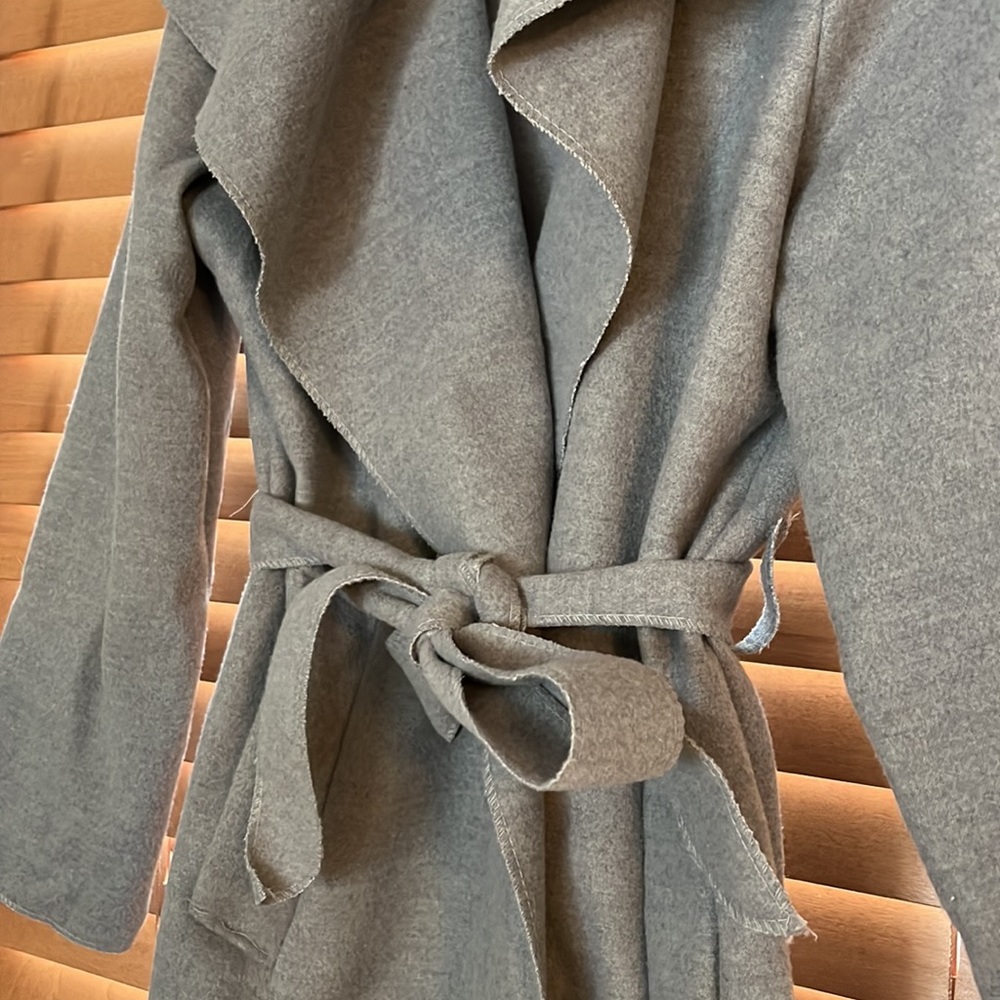 Italian overcoat -like new - Picture 2 of 4